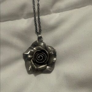 Elegant Silver Rose Pendant Necklace